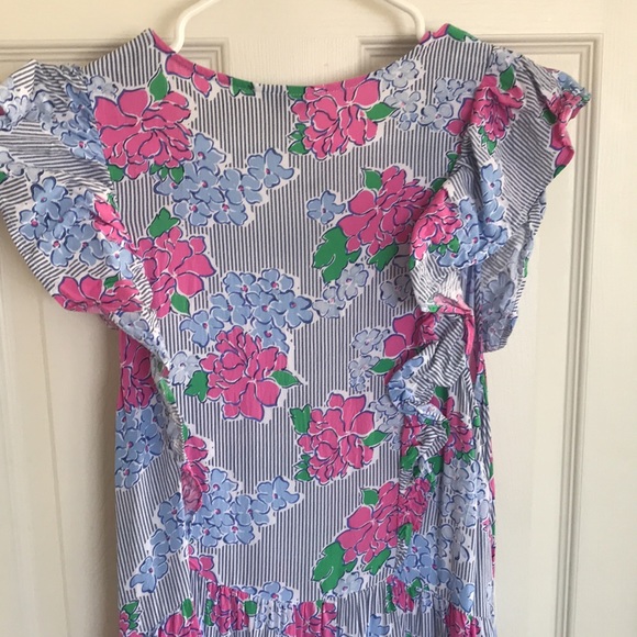 COPY - Crown & Ivy - Tiered Hydrangea VNeck Dress - Picture 6 of 9